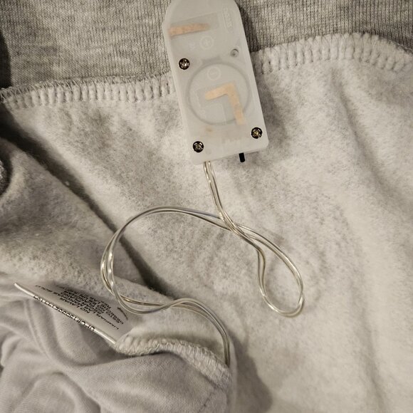 NWOT Christmas Tom & Jerry in Christmas Sweatshirt Size XXL (19) Lights up - Picture 9 of 9